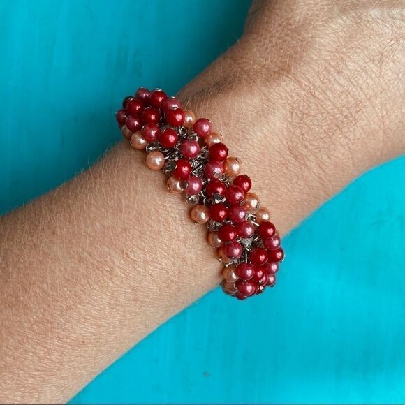 3/$15 Ombré Pearl and Crystal Stretch Bracelet - Picture 3 of 4